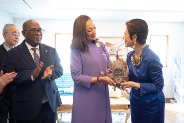 Coopération culturelle : des objets culturels ivoiriens se trouvant au Palais impérial à Tokyo rétrocédés à la ministre Françoise Remarck
